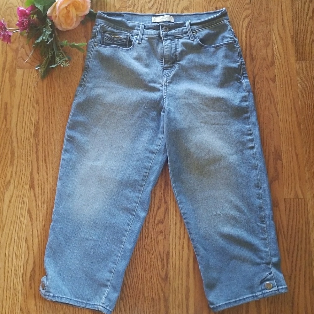 LEVIS CROPPED JEANS STAPLED STUDDED CAPRI PANTS 8